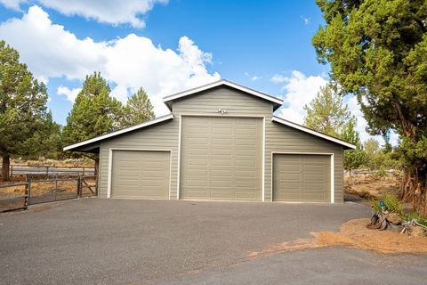 Tiny photo for 64492 Sylvan Loop, Bend, OR 97701 (MLS # 220210254)