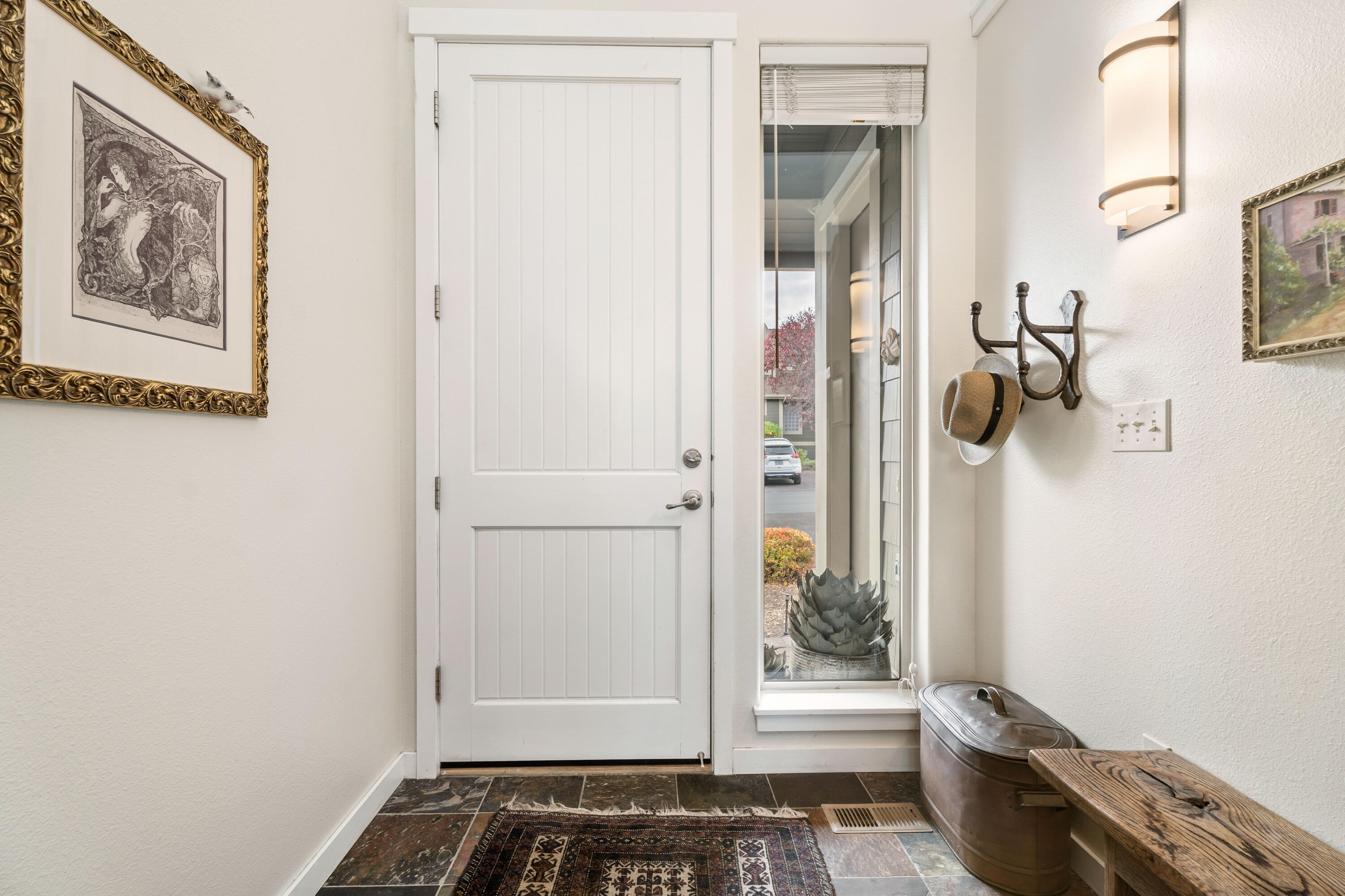 1302 Highland View Loop