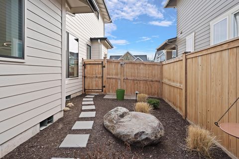 Tiny photo for 20521 SE Dorset Place, Bend, OR 97702 (MLS # 220215149)
