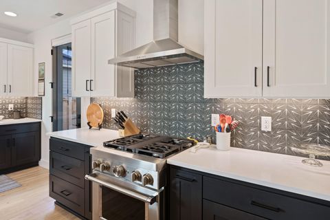 Tiny photo for 20521 SE Dorset Place, Bend, OR 97702 (MLS # 220215149)