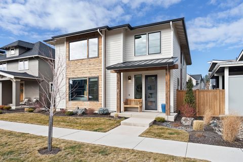 Photo of 20521 SE Dorset Place, Bend, OR 97702 (MLS # 220215149)