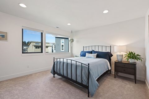 Tiny photo for 20521 SE Dorset Place, Bend, OR 97702 (MLS # 220215149)