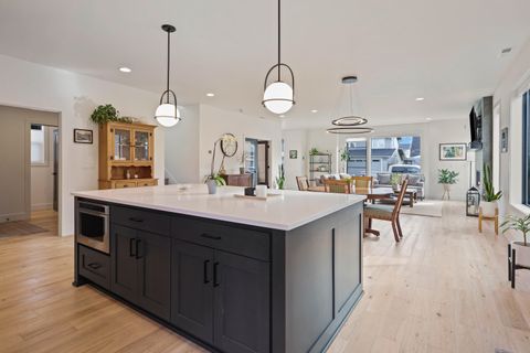 Tiny photo for 20521 SE Dorset Place, Bend, OR 97702 (MLS # 220215149)