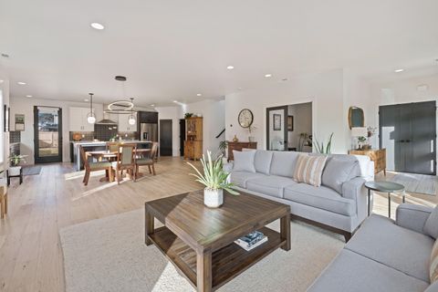 Tiny photo for 20521 SE Dorset Place, Bend, OR 97702 (MLS # 220215149)