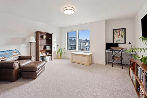 Tiny photo for 20521 SE Dorset Place, Bend, OR 97702 (MLS # 220215149)