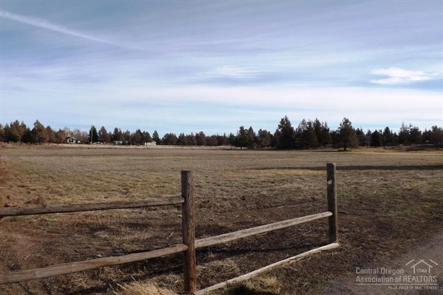Build your dream home away from the hustle & bustle of town, yet just minutes away from shopping & conveniences. This flat 4.18 acre parcel offers room for house, shop and all your toys. 3.5 acres of irrigation. A must see!