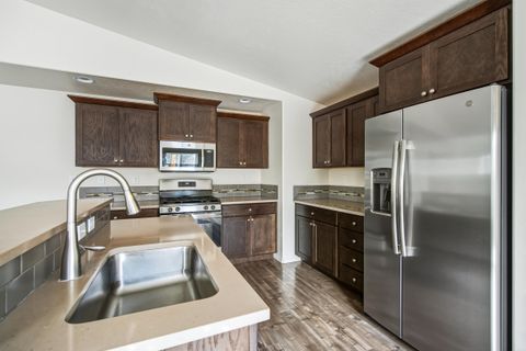 Tiny photo for 2939 NE Quiet Canyon Drive, Bend, OR 97701 (MLS # 220211467)