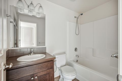 Tiny photo for 2939 NE Quiet Canyon Drive, Bend, OR 97701 (MLS # 220211467)