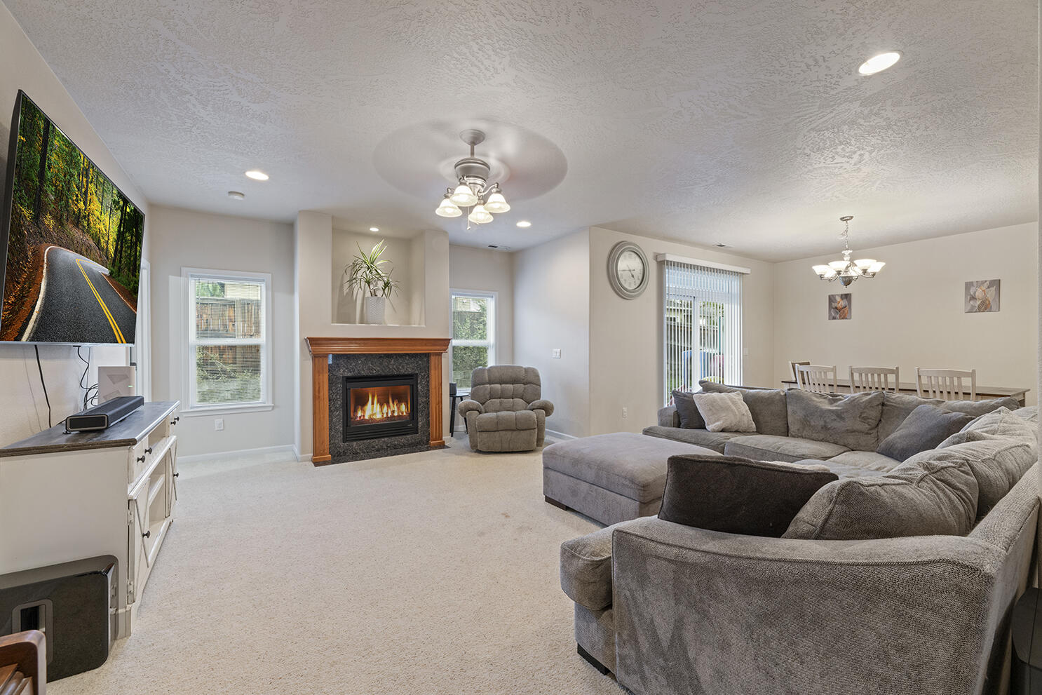 3054 Colonial Avenue