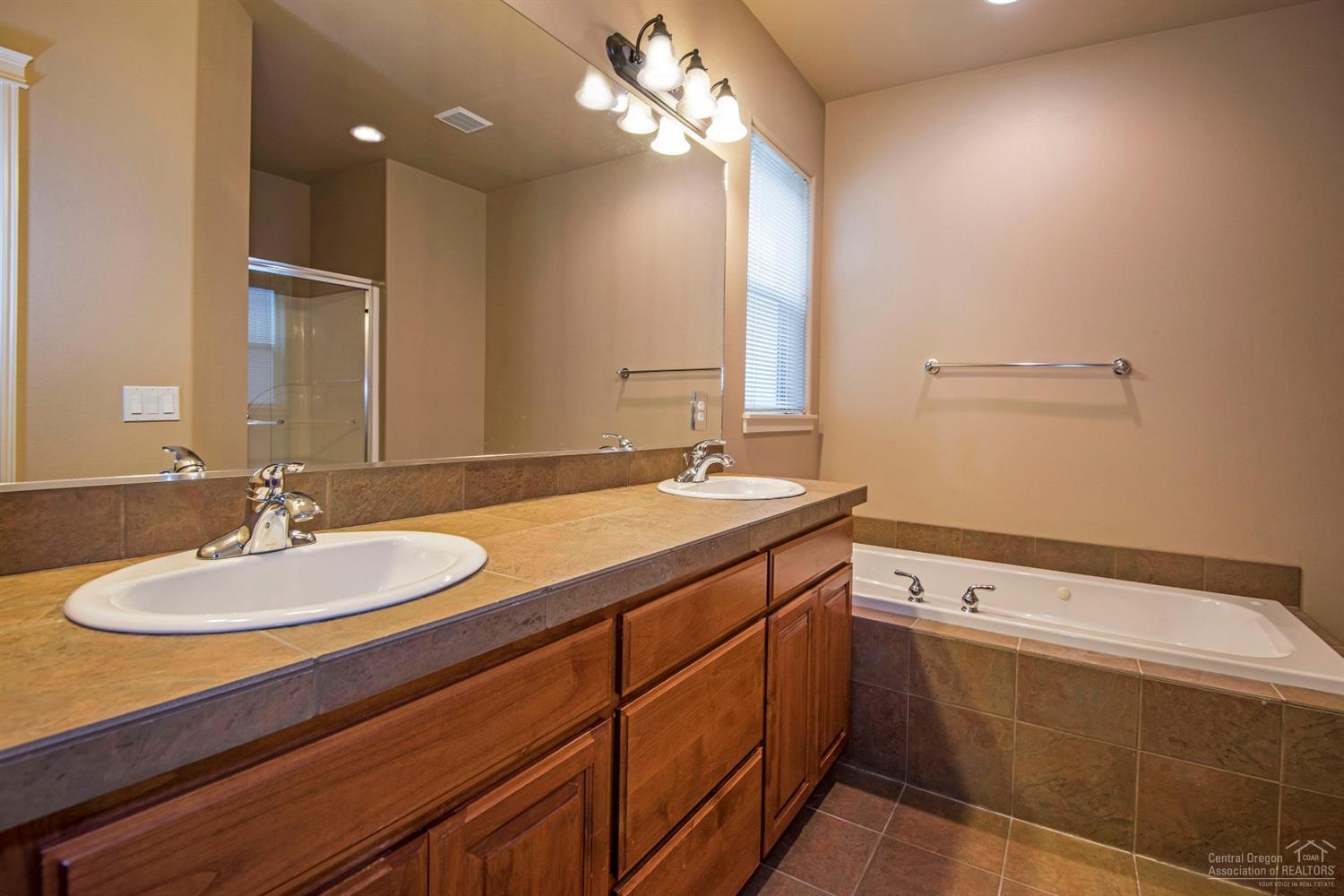Greens At Redmond - Residential