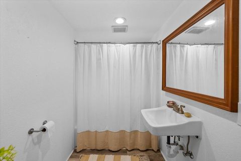 Tiny photo for 405 NW Dimmick Street, Grants Pass, OR 97526 (MLS # 220215446)