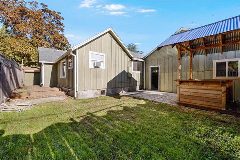 Tiny photo for 405 NW Dimmick Street, Grants Pass, OR 97526 (MLS # 220215446)