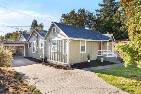 Tiny photo for 405 NW Dimmick Street, Grants Pass, OR 97526 (MLS # 220215446)