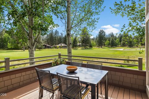 Photo of 19551 Painted Ridge Loop, Bend, OR 97702 (MLS # 220222724)