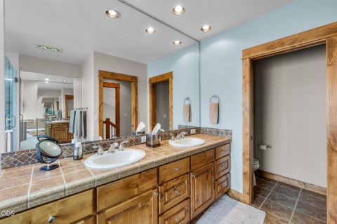 Tiny photo for 19551 Painted Ridge Loop, Bend, OR 97702 (MLS # 220222724)