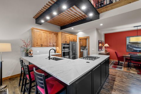 Tiny photo for 19551 Painted Ridge Loop, Bend, OR 97702 (MLS # 220222724)