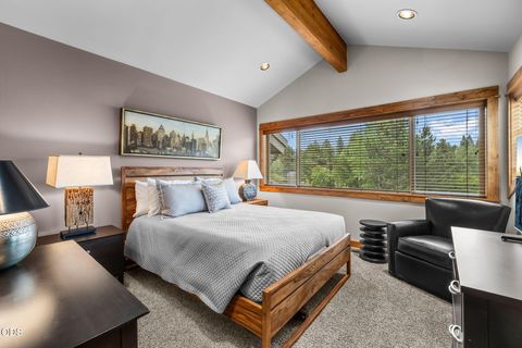Tiny photo for 19551 Painted Ridge Loop, Bend, OR 97702 (MLS # 220222724)