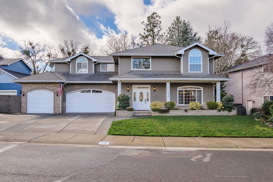 This stunning 2,667 sf. home features 4 beds, 2.5 baths in the desirable White Oaks subdivision. Unwind in this comfortable and thoughtfully laid out great room. Natural light fills this versatile and open space complimenting the kitchen and breakfast nook. The open kitchen includes stainless gas cooktop, center island, granite countertops, wine rack, huge pantry, and additional storage. Finish out the main level with a formal dining area and family room. Retreat to the large master suite upstairs, equipped with a ceiling fan, and accompanied by the custom primary bathroom ensuite. Primary bath amenities include extensive tile, unique shower and tub, heated floors, vanity, and a custom walk-in closet with built-ins.
Large 3 car garage with separate climate-controlled 3rd bay. Recently upgraded terraced backyard with custom gas firepit, mature landscaping throughout. Don't miss this opportunity, reach out today to schedule a viewing and make this beautiful property your own.