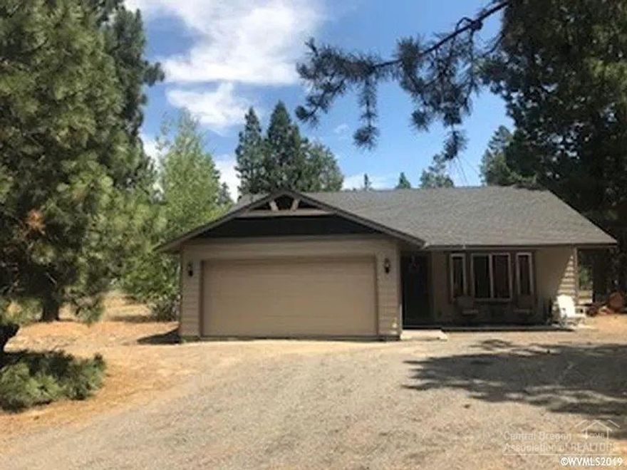 Looking for a well cared for home? This is a Darling house, with open floor plan. Large living room, great lighting in the house. Nice deck off the dining room/ Nice patio area off the front porch for the morning coffee and watch the wild life. Partially fenced. New well & Pump installed in 2019. Don't miss your chance at this home, this home is a must see!!