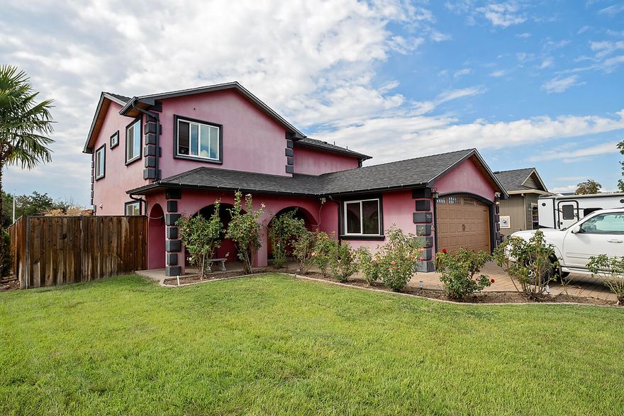 Room for Everyone + Everything You Love! 

Set on a spacious corner lot, this 4-bedroom, 2.5-bath home delivers comfort, style, and function at every turn. Step inside to discover granite countertops, custom wine shelving, a formal dining area, a sunny breakfast nook, and storage galore plenty of room for family, friends, and all of life's treasures.

Outside is just as impressive with a low-maintenance lawn, generous parking, and private RV/boat access through a back gate perfect for your toys and adventures.

With its size, layout, and unbeatable price, this home is a rare find that won't last long.

📲 Call today to schedule your private tour and see how this one fits everything you've been looking for!