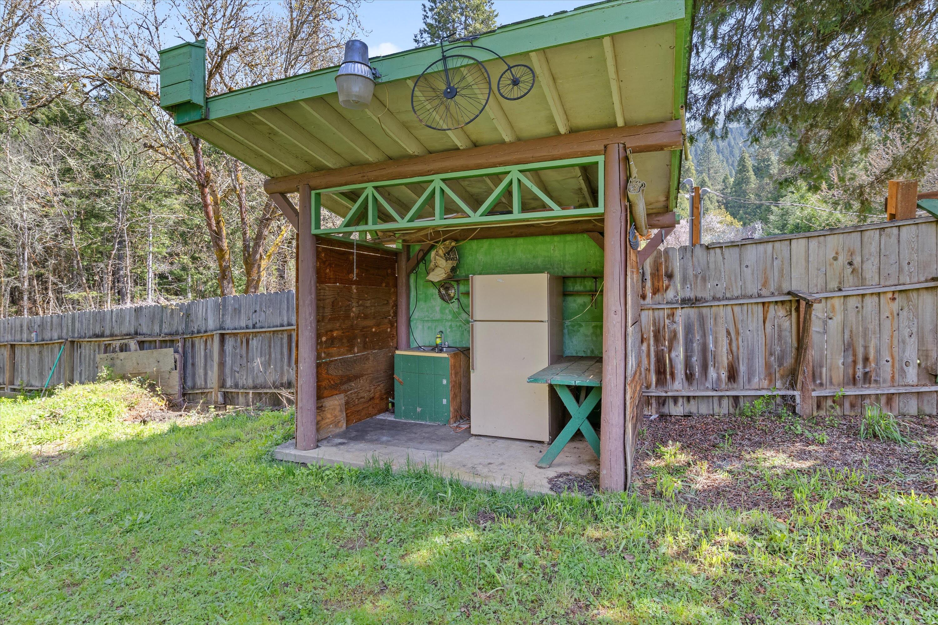 Glendale, Tow NOf Julia - Residential