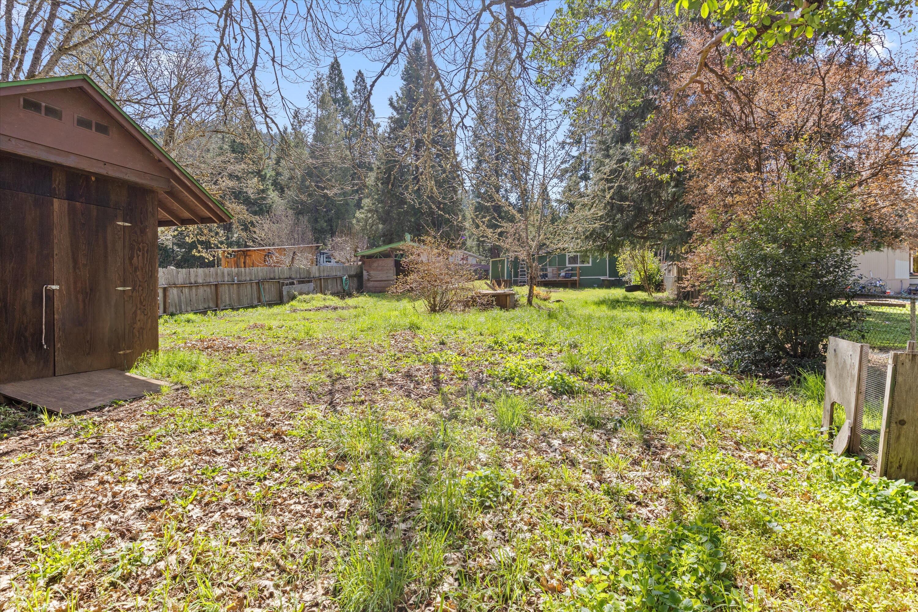 Glendale, Tow NOf Julia - Residential