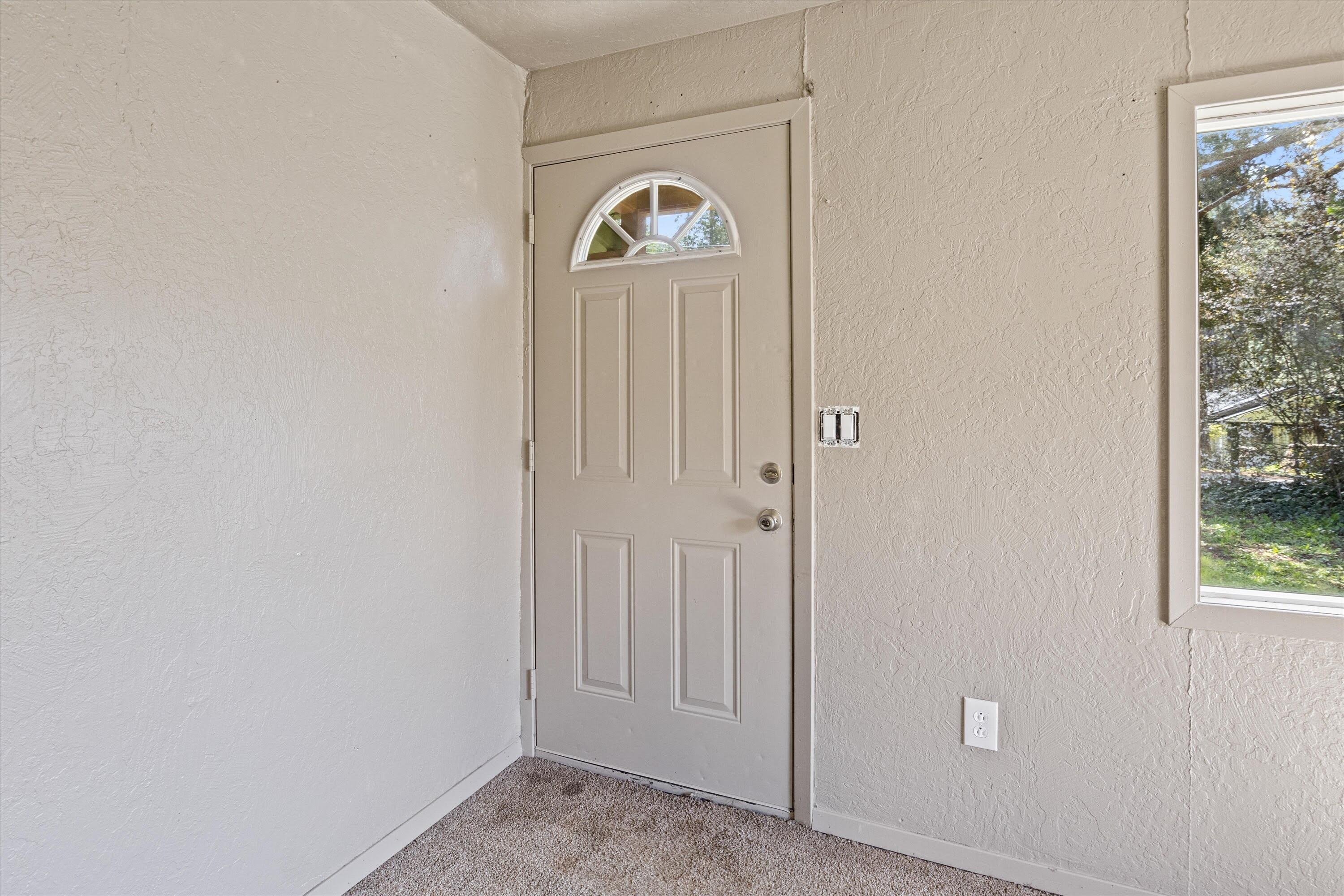 Glendale, Tow NOf Julia - Residential