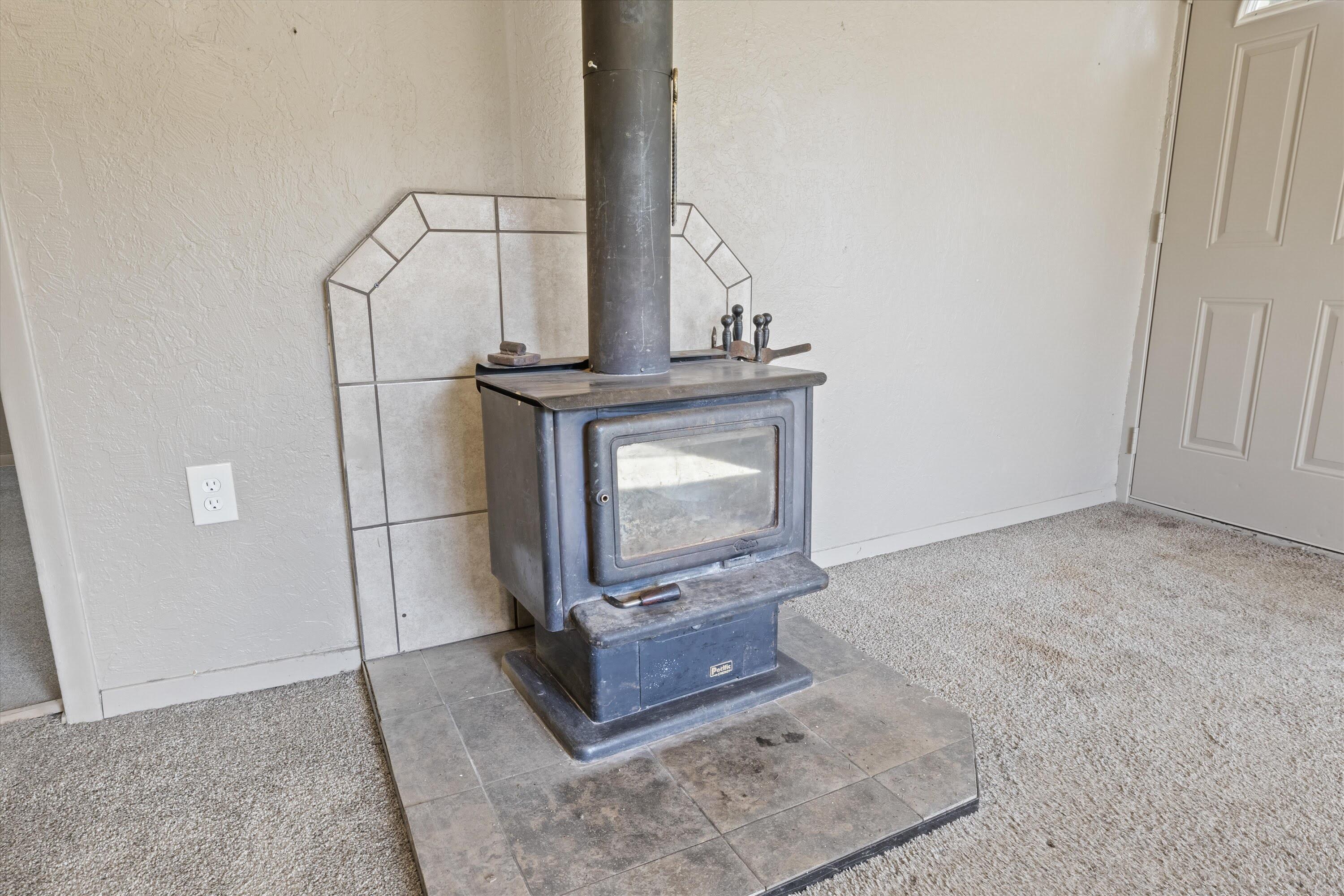 Glendale, Tow NOf Julia - Residential