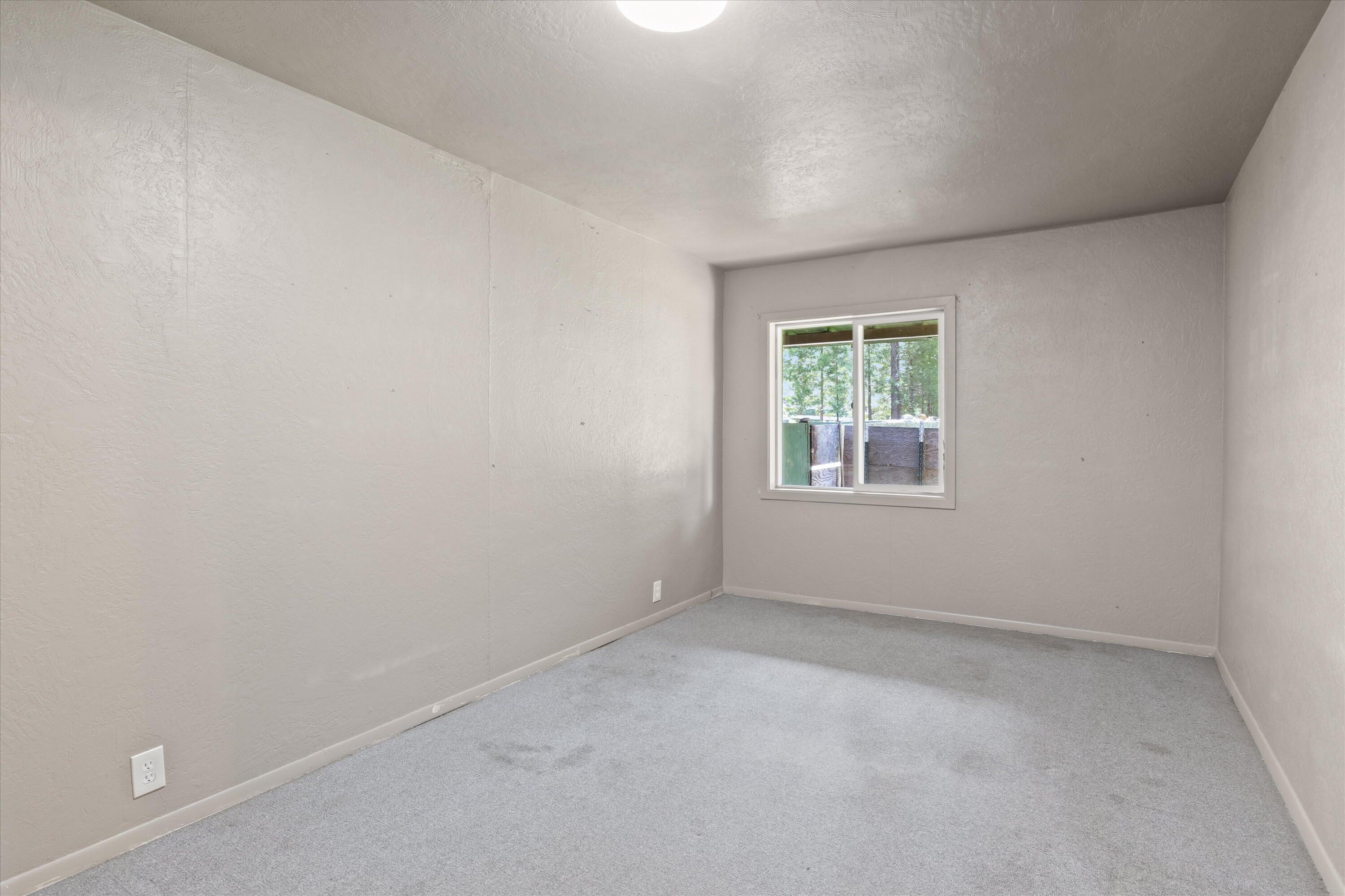 Glendale, Tow NOf Julia - Residential