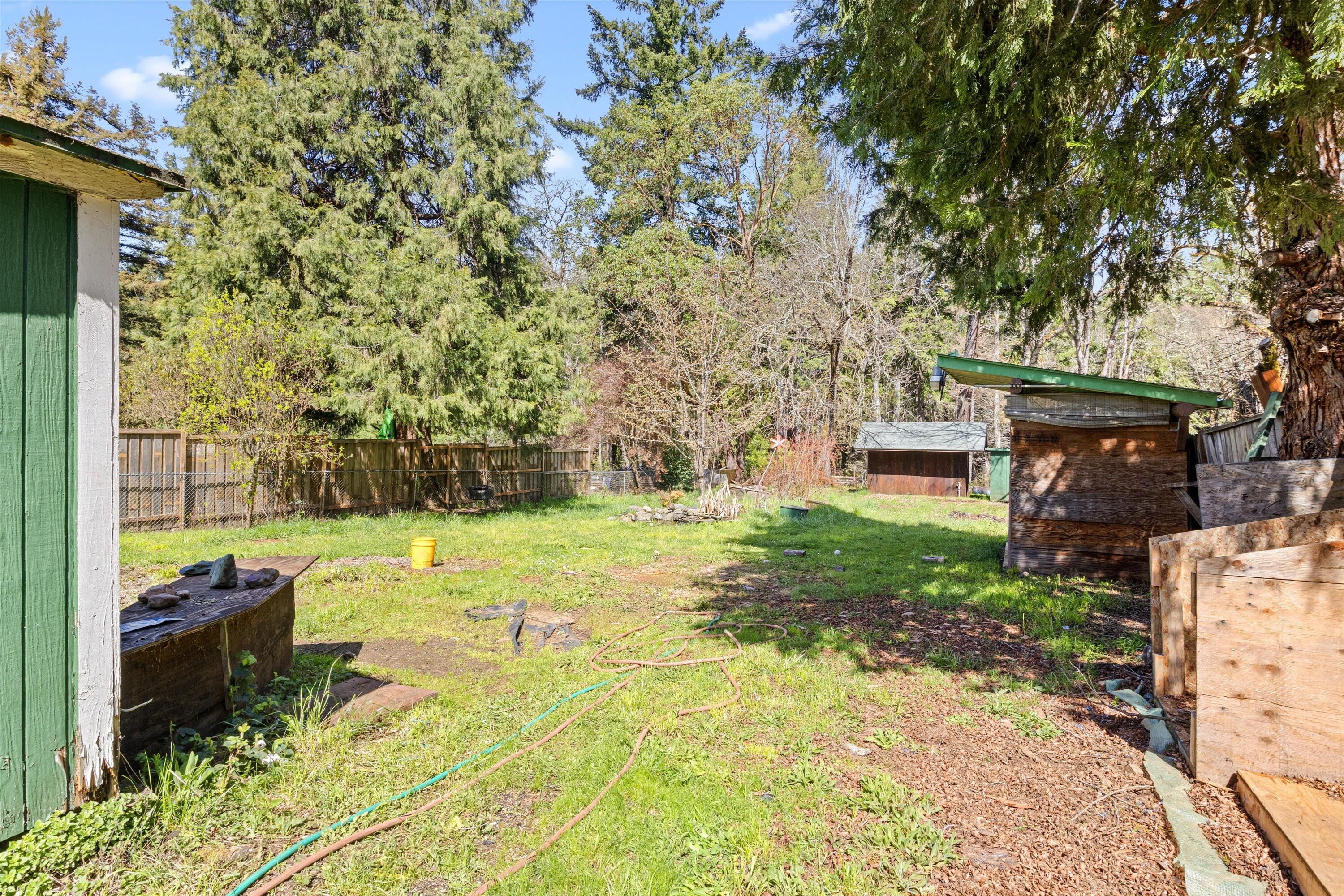 Glendale, Tow NOf Julia - Residential