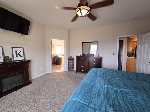 Tiny photo for 10809 Washburn Way, Klamath Falls, OR 97603 (MLS # 220213057)