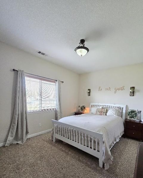Tiny photo for 10809 Washburn Way, Klamath Falls, OR 97603 (MLS # 220213057)