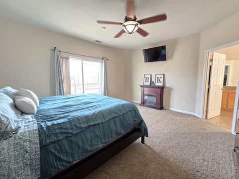 Tiny photo for 10809 Washburn Way, Klamath Falls, OR 97603 (MLS # 220213057)