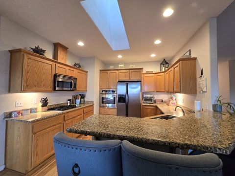 Tiny photo for 10809 Washburn Way, Klamath Falls, OR 97603 (MLS # 220213057)