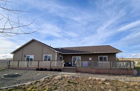 Tiny photo for 10809 Washburn Way, Klamath Falls, OR 97603 (MLS # 220213057)