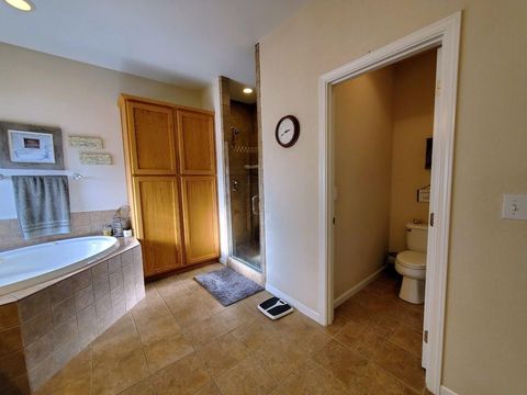 Tiny photo for 10809 Washburn Way, Klamath Falls, OR 97603 (MLS # 220213057)