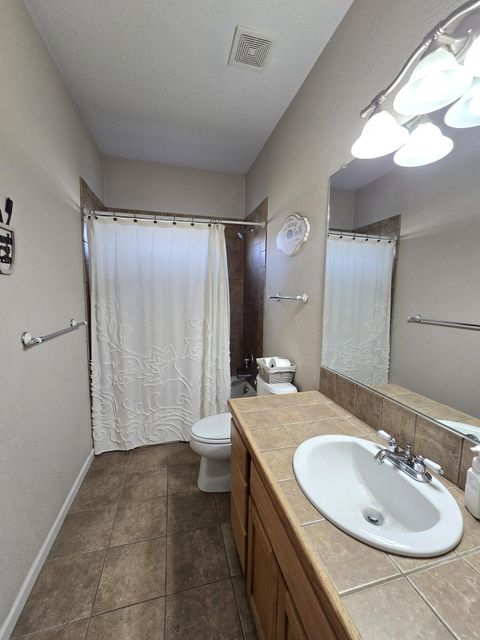 Tiny photo for 10809 Washburn Way, Klamath Falls, OR 97603 (MLS # 220213057)
