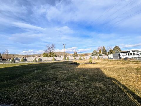 Tiny photo for 10809 Washburn Way, Klamath Falls, OR 97603 (MLS # 220213057)