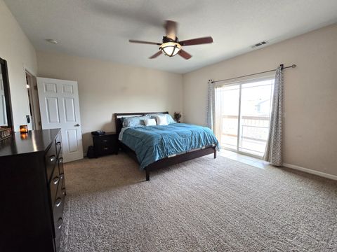 Tiny photo for 10809 Washburn Way, Klamath Falls, OR 97603 (MLS # 220213057)