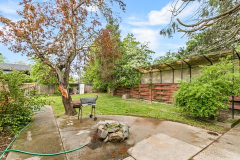 Tiny photo for 868 NE A Street, Grants Pass, OR 97526 (MLS # 220219276)