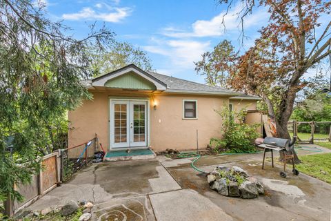 Tiny photo for 868 NE A Street, Grants Pass, OR 97526 (MLS # 220219276)