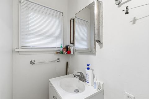 Tiny photo for 868 NE A Street, Grants Pass, OR 97526 (MLS # 220219276)