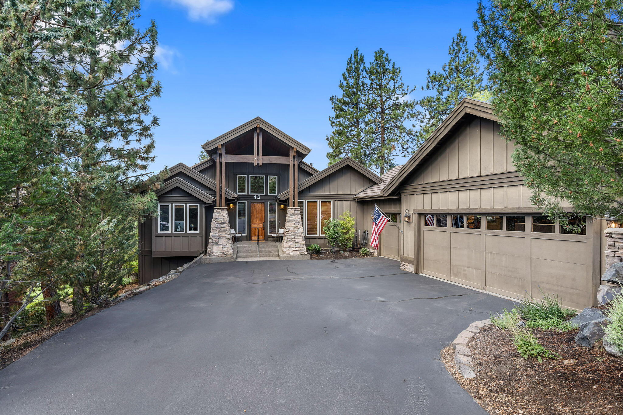 15 SW Quail Butte Place
