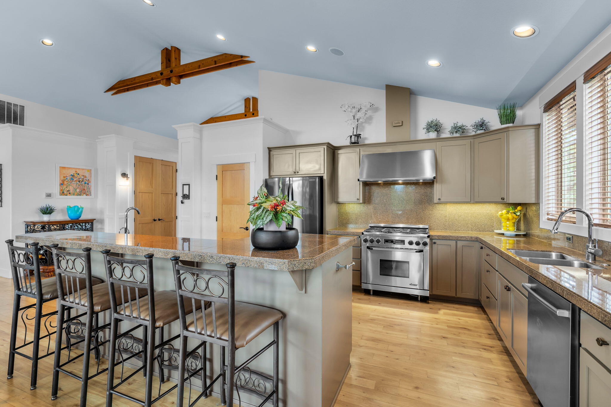 Skyliner Summit - Residential