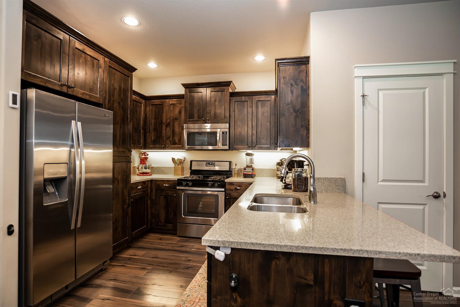 Lava Ridges - Residential