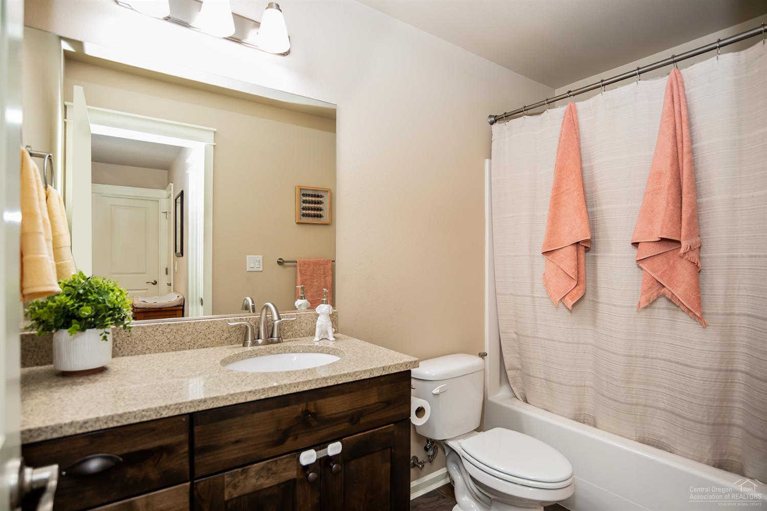 Lava Ridges - Residential