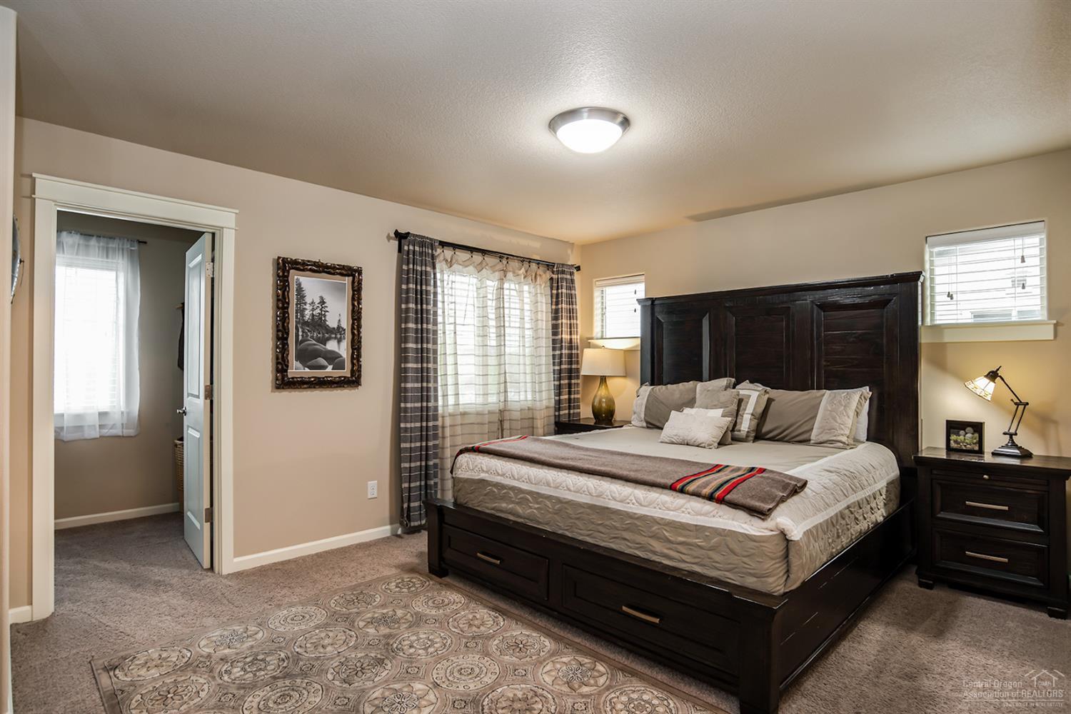 Lava Ridges - Residential