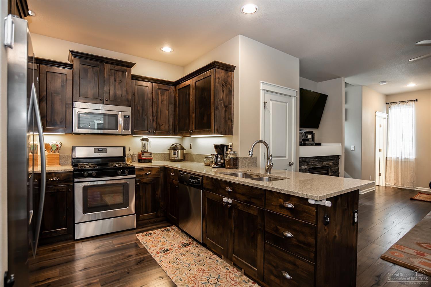 Lava Ridges - Residential