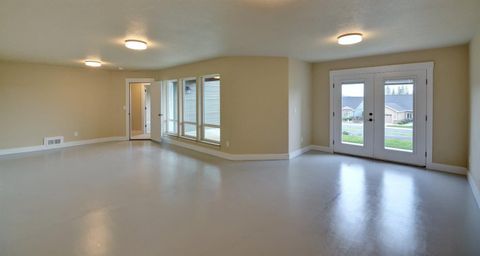 Tiny photo for 179 Skyhawk Drive, Eagle Point, OR 97524 (MLS # 220211725)