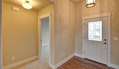 Tiny photo for 179 Skyhawk Drive, Eagle Point, OR 97524 (MLS # 220211725)